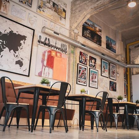 Gallery Hostel Madrid Residencia エクステリア 写真
