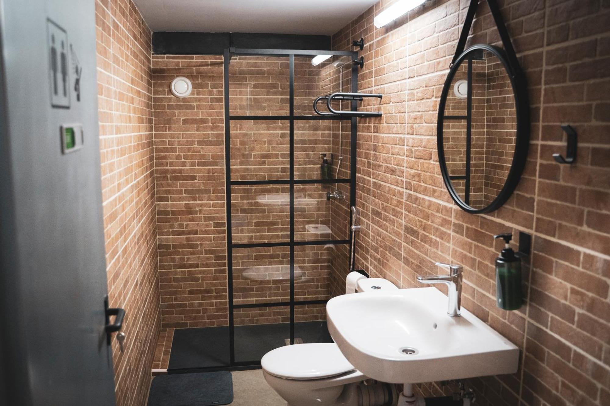 Gallery Hostel Madrid Residencia エクステリア 写真